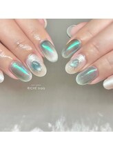 リッシュ トロワ(RICHE trois)/夏先取り！きらきら宝石ネイル
