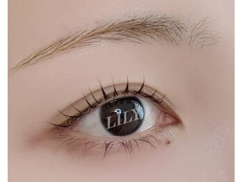 リリー(LILY)の写真/似合わせデザインでナチュラルまつ毛でも自まつ毛が最大限映える◎ボリューム感のあるお目元も思いのまま♪