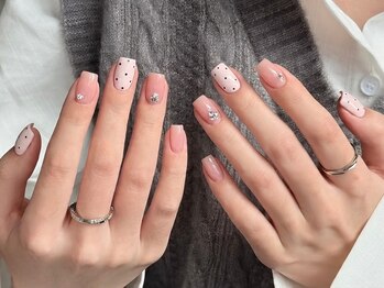 ari nail&studioの写真/オフィスで浮かない・日常に馴染む。あなたの魅力を引き出す「大人上品なシンプルネイル」はお任せ。