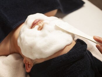モット(mot.)の写真/炭酸泡で毛穴汚れをオフし毛穴悩みを根本からケアする至福の時間を体験して♪