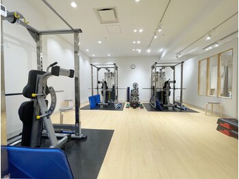 エビジム 六本木店(eviGym)/エビジム新宿店（マルイ本館7F）