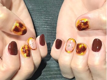 ミナネイル(mina-nail)/人気のべっ甲ネイル♪