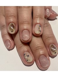 シンプルビジューネイル