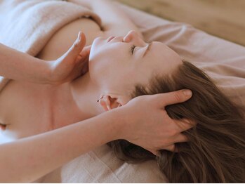 フランジパニ(FrangiPani)の写真/お悩みに合わせて選べる小顔術★【高酸素美容オイルたるみケア】or【レモンボトル×肌管理】