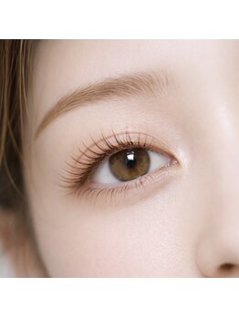 アルファ アイラッシュサロン(ALPHA)の写真/『自然だけどぱっちりさせたい』をオーダーメイドで提案いたします【垢抜けおしゃれ女性】に変身！