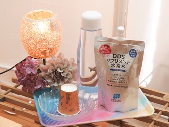 おうちサロン スリール(Sourire)/よもぎ蒸ルームサイドテーブル