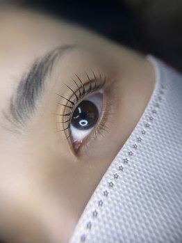 ウミウミアイラッシュ(UMIUMI EYELASH)/奥行き×立ち上げカール