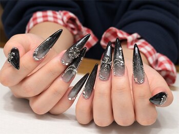 ネイルズイロハ 池袋西口駅前店(NAILS 168)の写真/短い爪も美フォルムで理想の長さに。チップ長さ出しでコンプレックス解消◎お気軽にご相談ください☆