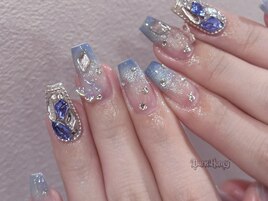 ブルーガーリー詰め込みネイル