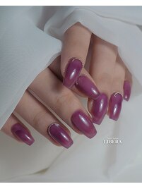透明感のある赤紫