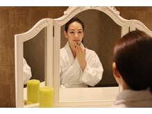 ルネティルタ ゆめタウン廿日市店 (RUNE Tirtha)の雰囲気（ゆったりくつろいで頂けるラグジュアリーな空間♪）