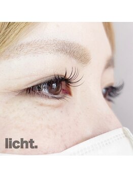 リヒト(licht.)/フラットラッシュ
