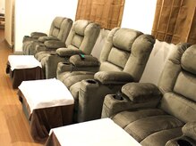 正元館 2号店 東新宿/充電器付きゆったりソファ♪