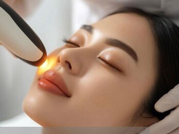 エイジェイビューティー 上野店(AJ Beauty)の写真/韓国で話題のマイクロウェーブで頬と顎下の脂肪にアプローチし速攻小顔に♪