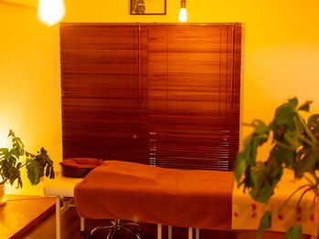 ウリウリ(ULI ULI)/サロン内観