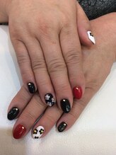 シャンネイルケアサロン(Shan Nail caresalon)/モノトーン＆お花