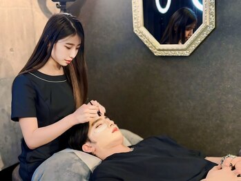 ルイ 梅田店(Louis)の写真/《メンズアイブロウサロン》プロの技術で整える男の眉！経験豊富なスタッフが対応し理想の眉に仕上げます！