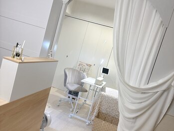 ワッカ ネイル(wacca nail)の写真/《JR芦屋駅徒歩3分》白を基調とした落ち着いた貴女だけの特別空間でネイルを楽しめる♪【移転しました！】