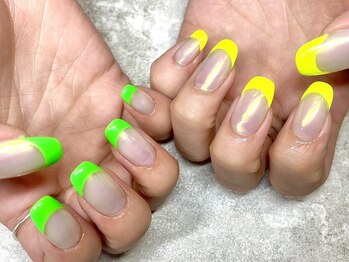 プリズム(PRISM)/蛍光フレンチジェルネイル
