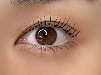 ミウム(mieum)の写真/豊富なロッドで目の形に合ったデザインを提案♪こだわりの技術でモチの良さ好評◎理想の目元に☆