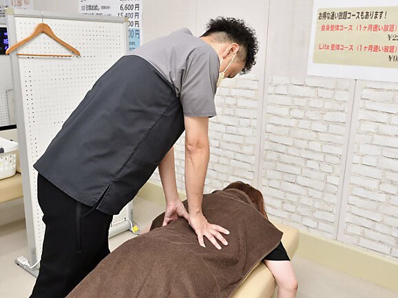 高田ベッド　整骨院治療用　整体　マッサージ マッサージベッド（Takada Bed）