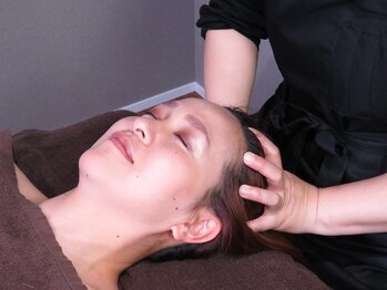 ヒオリ(Hiori)/炭酸ドライヘッドスパ