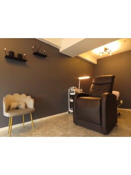 ゆったり空間で施術が受けられるサロン