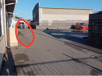 ヨサパーク オリ 境町店(YOSA PARK oli)/アパート裏の駐車場/猿島郡境町