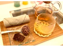 瑠璃色の地球の雰囲気(心も体もデトックス後は、健康チョコとハーブティーでおもてなし)