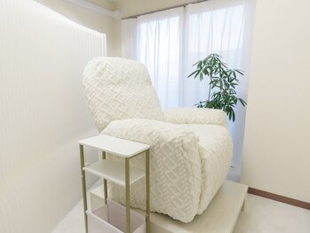 エトワール 三軒茶屋駅前(etoile)の写真/【三茶徒歩3分/完全個室】歴10年以上のベテランオーナーが貴方の理想の目元を実現!