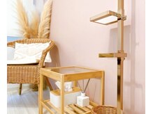 落ち着く完全個室。他のお客様ともすれ違わないようにご案内。