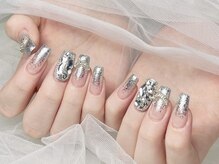 サロン ド ミニュイ(Salon de Minuit)/キラキラネイル