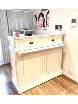 ホワイトアイ 栄店(WHITE EYE)/