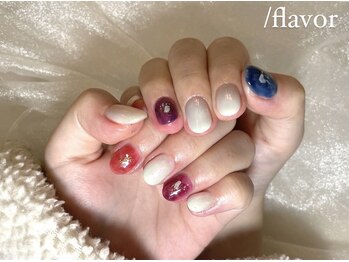 スラッシュフレーバー(/flavor)/オーロラネイルに4本アート♪