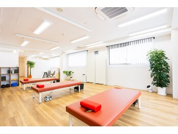 コアトリム ステーション馬車道店【腰痛・首痛・肩こり・姿勢・脚のしびれ】/