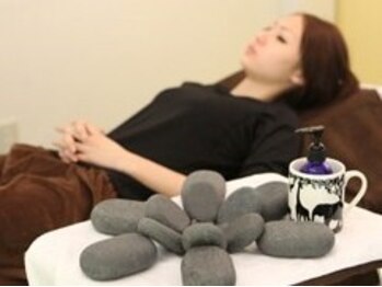 メホリア 西宮北口(Mejoria)/冬期限定ホットストーンサービス