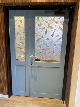 ロカヒ(Lokahi)/こちらの扉からお入りください♪