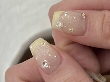 クルネ(QULNE)/バターイエロー/ホロフラワー