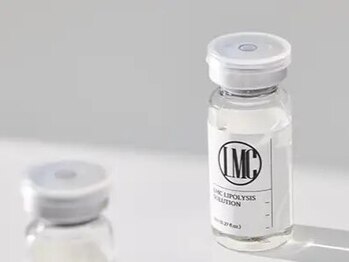 エムズ(emus.)の写真/《メシダ導入》韓国・江南エリアで培われたMADEU開発のアンプルで、自然で美しいフェイスラインをサポート