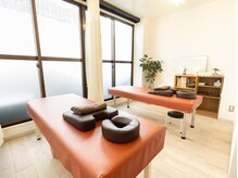 リ・ムーヴ鍼灸整体院　大宮駅前院/☆明るい店内