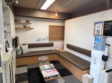 NALU鍼灸整骨院の雰囲気（待合室）