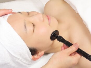エステサロン ニワノア(Niwanoa)の写真/年齢を感じさせない肌に☆気になるホウレイ線・たるみを改善◎肩甲骨周りからアプローチし首肩もスッキリ♪