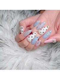 ドット×ガーリーネイル