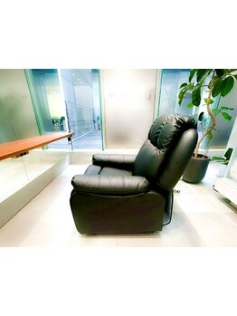 ゆったり空間で施術が受けられるサロン