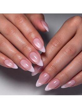 ミスターネイルアート68(mr.nail.art68)の写真/大人女性の指先に、上品さと美しいフォルムを。丁寧なケアで魅せる洗練ネイル