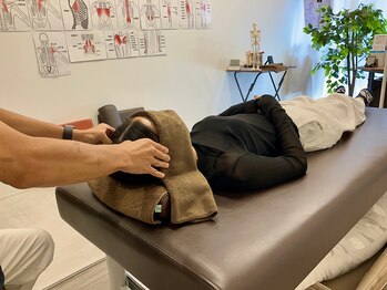 梅林整体院/施術風景（ドライヘッドスパ）