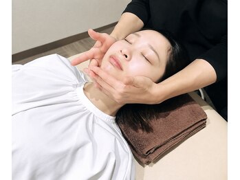 ナオル整体 笹塚院(NAORU整体)の写真/【顔の左右差・むくみ・たるみ改善】リスク管理徹底の小顔矯正で理想の印象へ