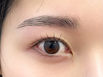 エクラ(eclat.)/まつぱ×眉Waxでトータルコーデ