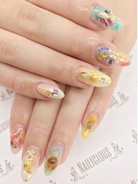 透明感が◎カラフルネイル