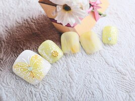 バタフライフットネイル